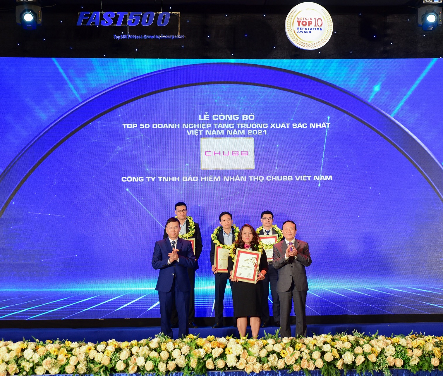 Lễ công bố “Top 50 doanh nghiệp tăng trưởng xuất sắc nhất Việt Nam năm 2021” – Chubb Life vinh dự được vào danh sách